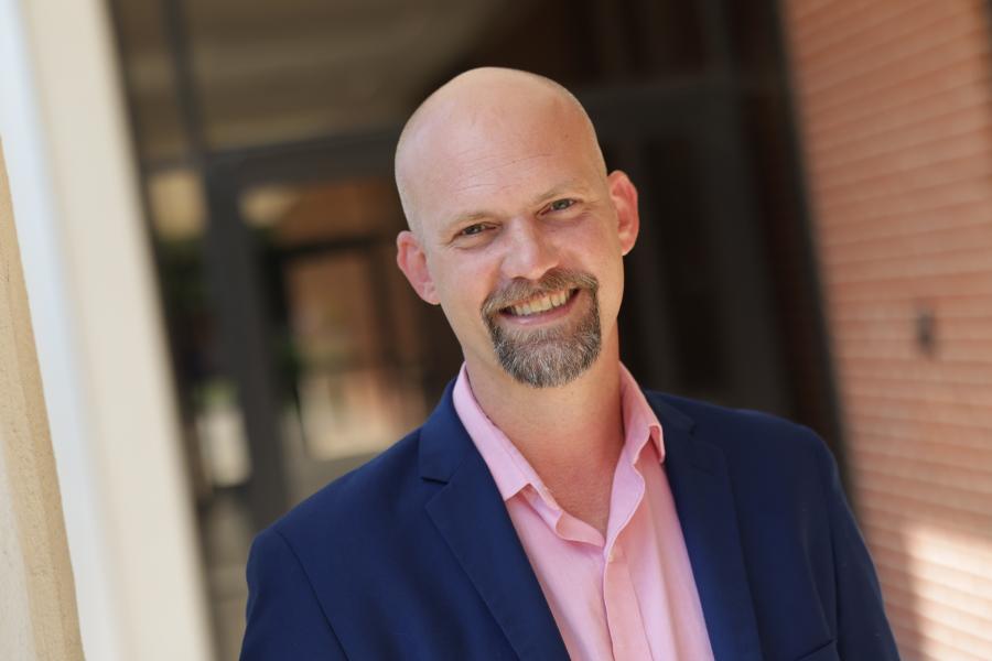 Dr. Scott Varda